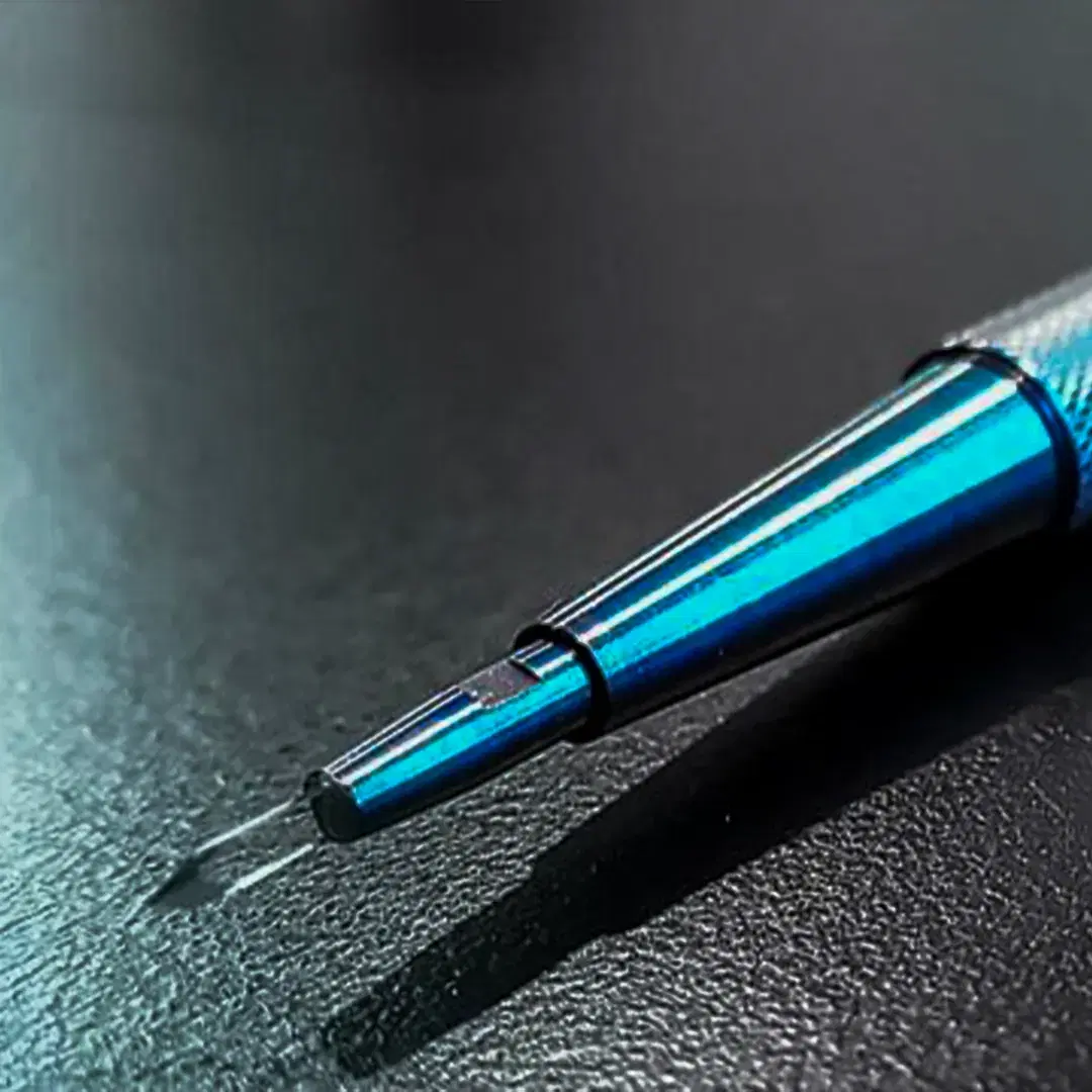 Sapphire blade used for precise incisions